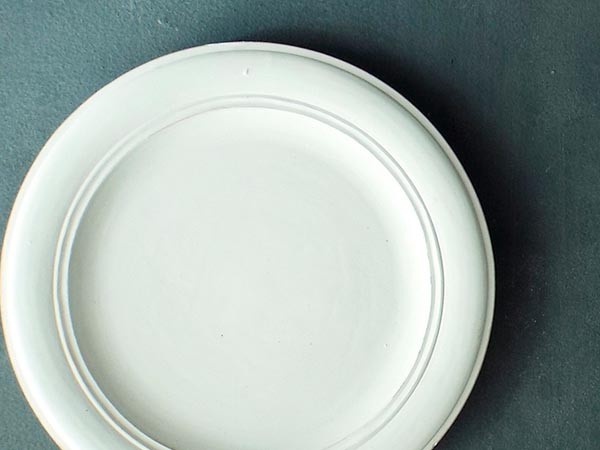 MISHIM POTTERY CREATION StiLL round plate L / ミシンポタリークリエイション スティル ラウンドプレート L（胡粉） （食器・テーブルウェア > 皿・プレート） 5