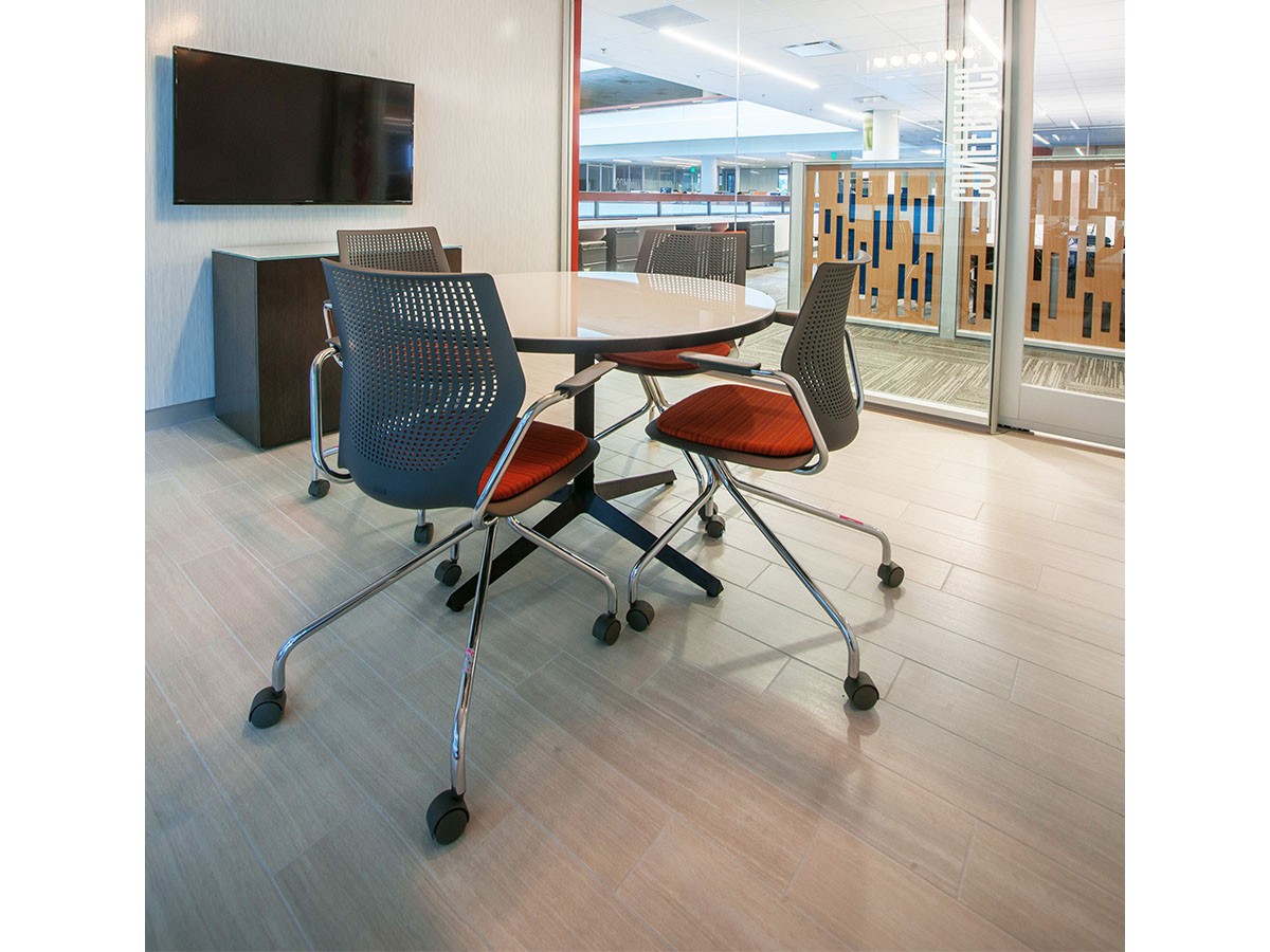 Knoll Office MultiGeneration Chair / ノルオフィス マルチジェネレーション チェア
ハイブリッドベース 固定肘 グライド脚 （チェア・椅子 > オフィスチェア・デスクチェア） 7