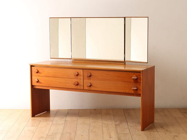 Lloyd's Antiques Real Antique, Stag Dressing Table / ロイズ・アンティークス  イギリスアンティーク家具, スタッグ社 ドレッサー