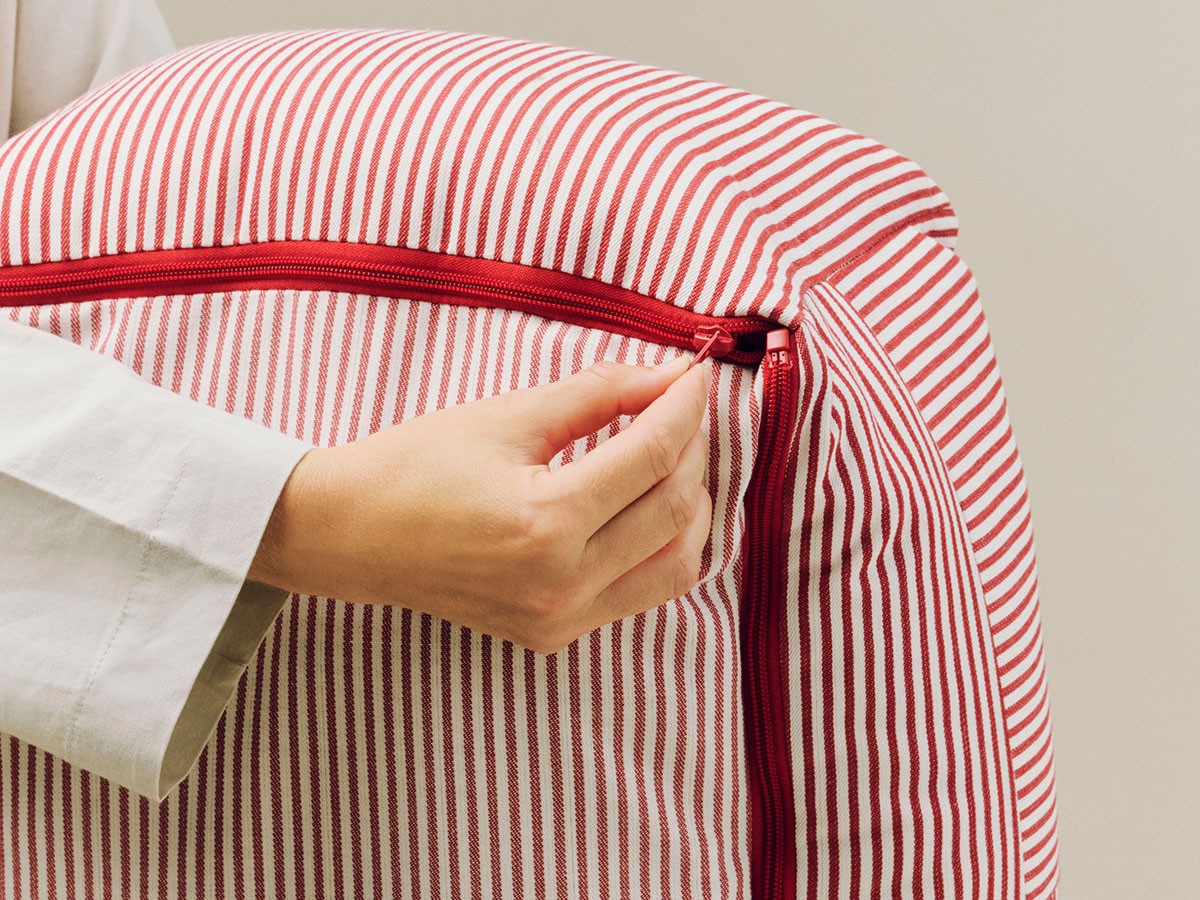 HAY HAY DOGS BY HOLLY GOLIGHTLY
DOGS BED ZIP X-SMALL / ヘイ ヘイ ドッグ コレクション
ドッグベッド ジップ XS（レッド & ホワイトストライプ） （インテリア雑貨 > ペット用品） 6