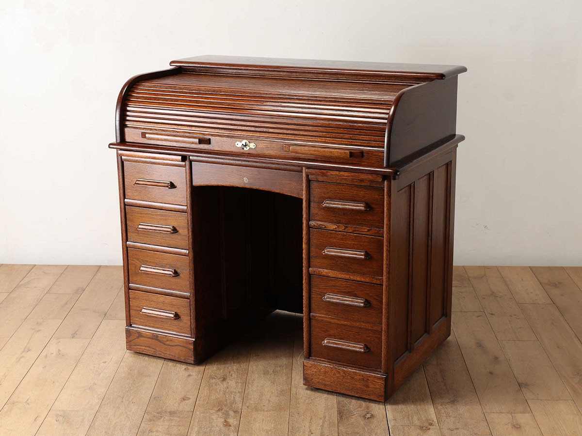 Lloyd's Antiques Real Antique
Roll Top Desk / ロイズ・アンティークス 英国アンティーク家具
ロールトップデスク QD001031 （デスク・机 > デスク・パソコンデスク・袖机） 6