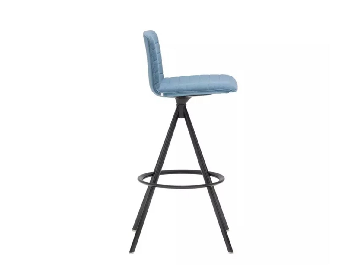 Andreu World Flex Chair
Barstool 45
Fully Upholstered Shell / アンドリュー・ワールド フレックス チェア BQ1334
バースツール 45 回転スチール脚（フルパッド） （チェア・椅子 > カウンターチェア・バーチェア） 5