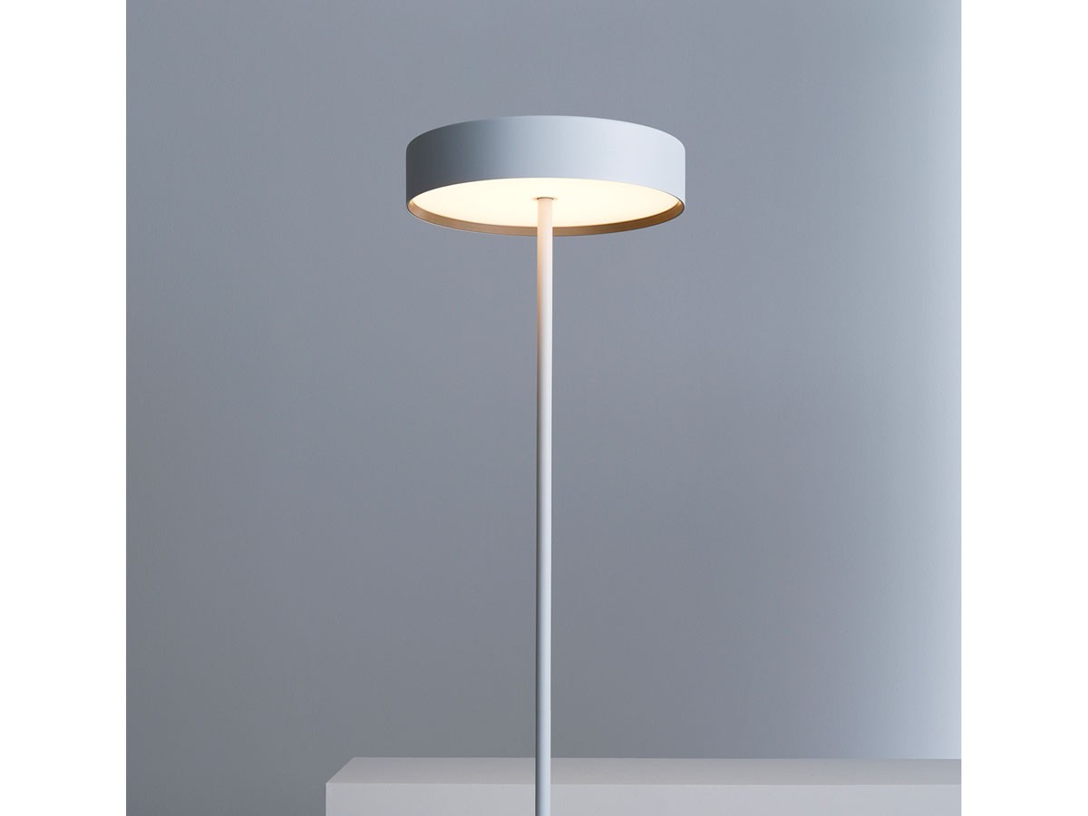 FLYMEe Noir LED Floor Lamp / フライミーノワール LED フロアランプ