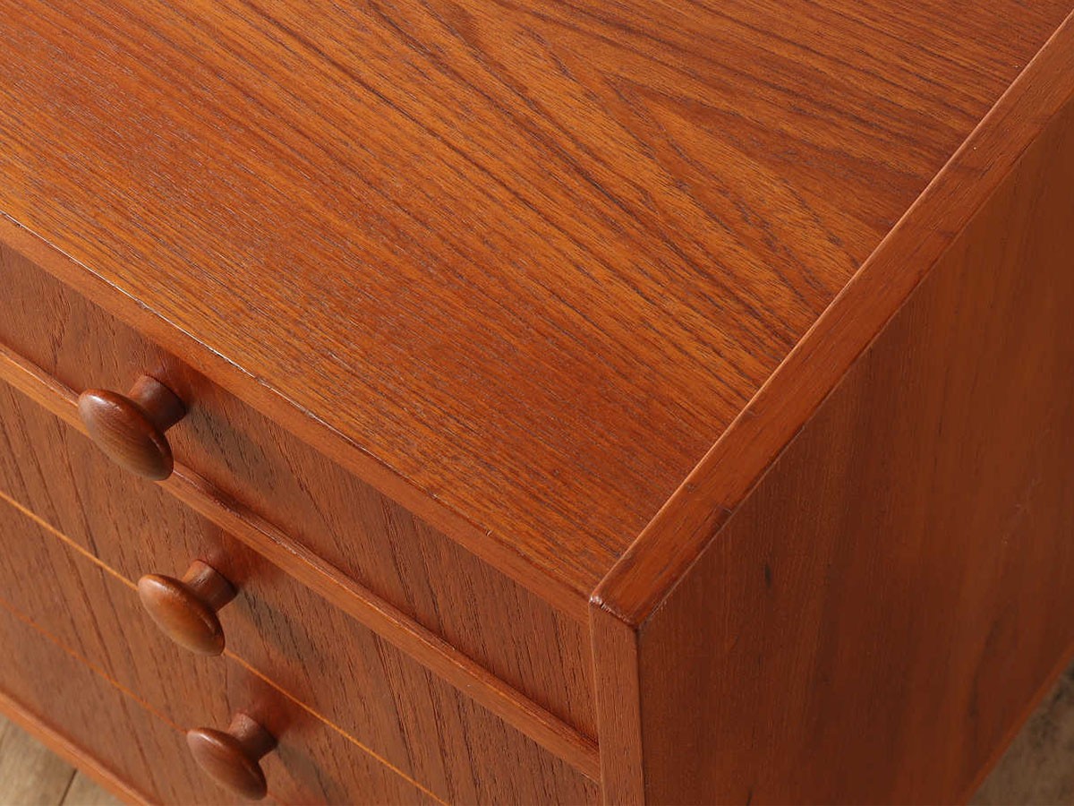 Lloyd's Antiques Real Antique Chest Of Drawers / ロイズ 