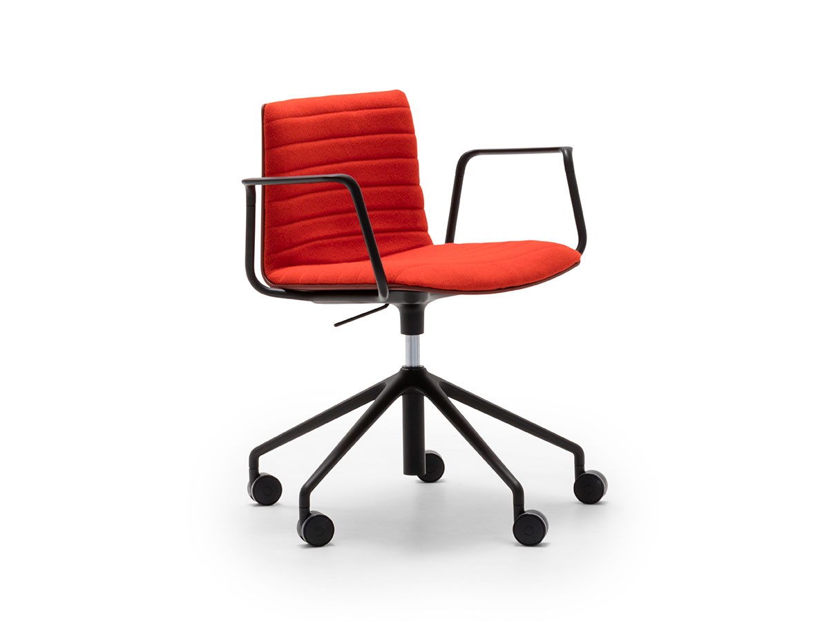 Andreu World Flex Chair
Armchair
Fully Upholstered Shell / アンドリュー・ワールド フレックス チェア SO1307
アームチェア キャスターベース アルミニウム製（フルパッド） （チェア・椅子 > オフィスチェア・デスクチェア） 7