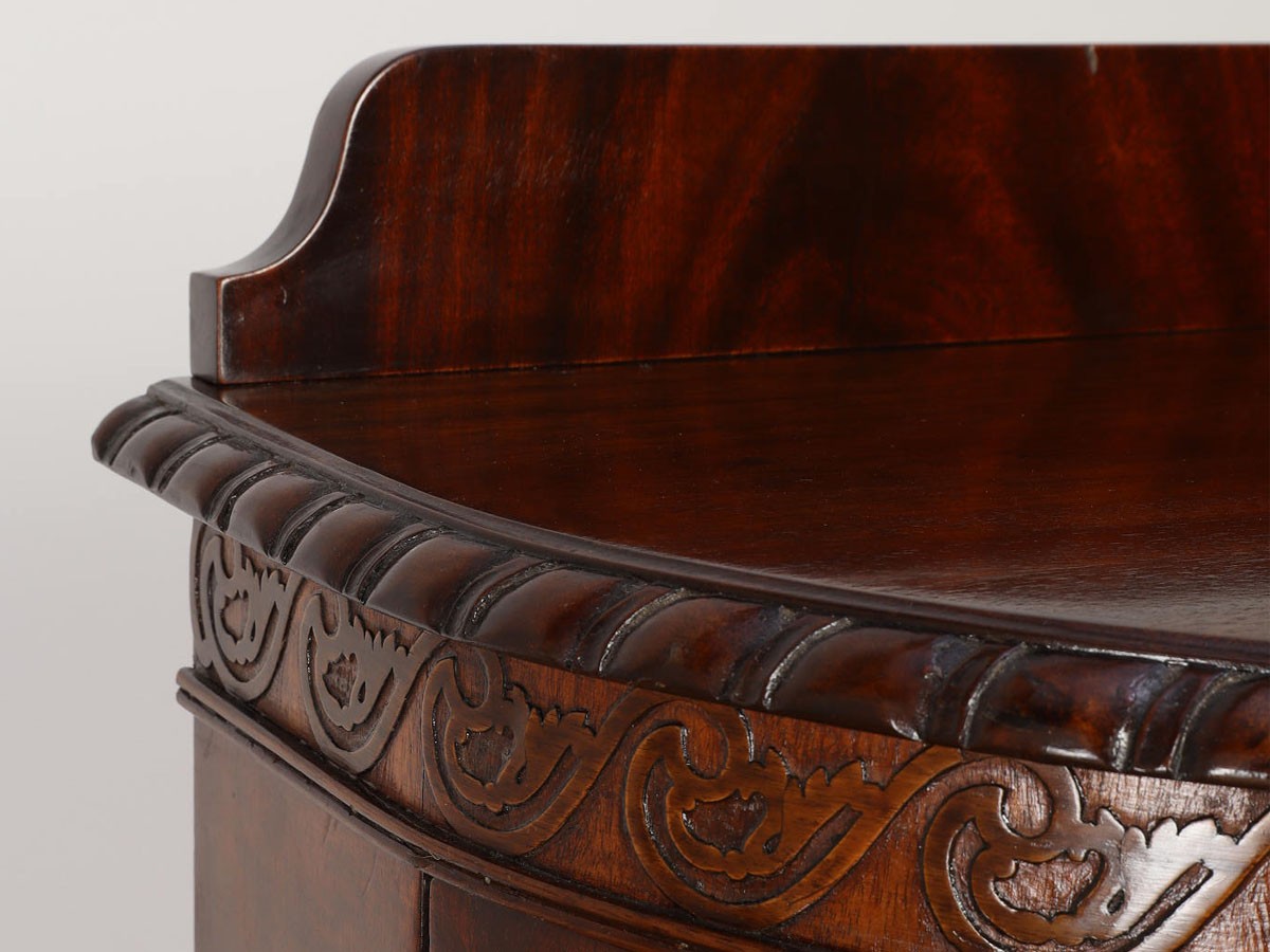 Lloyd's Antiques Real Antique
Bow Front Sideboard / ロイズ・アンティークス 英国アンティーク家具
ボウフロントサイドボード （収納家具 > サイドボード・リビングボード） 6