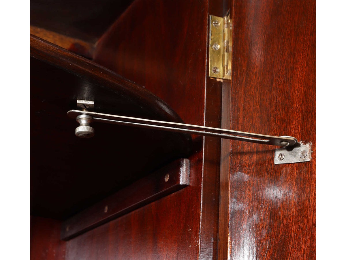 Lloyd's Antiques Real Antique
Bow Front Sideboard / ロイズ・アンティークス 英国アンティーク家具
ボウフロントサイドボード （収納家具 > サイドボード・リビングボード） 12