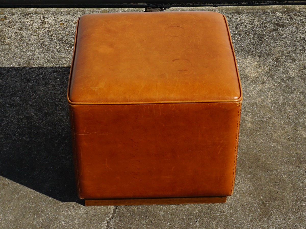 RE : Store Fixture UNITED ARROWS LTD. Leather Cube Stool B / リ 