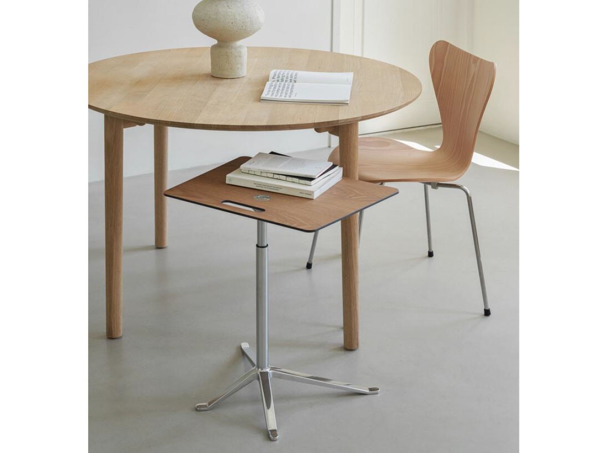 FRITZ HANSEN LITTLE FRIEND Campaign / フリッツ・ハンセン リトルフレンドキャンペーン
KS13 高さ調整機能付 ナチュラルウッド （テーブル > サイドテーブル） 4