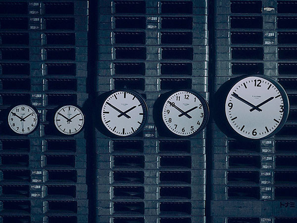 PACIFIC FURNITURE SERVICE E.A. COMBS WALL CLOCK M
