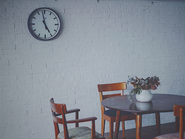PACIFIC FURNITURE SERVICE E.A. COMBS WALL CLOCK M