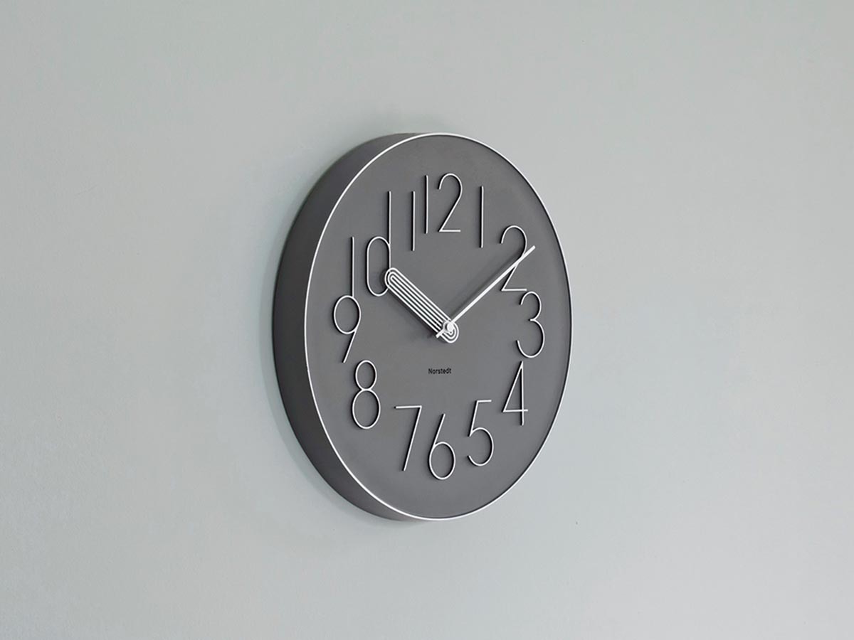 FLYMEe Parlor Wall Clock