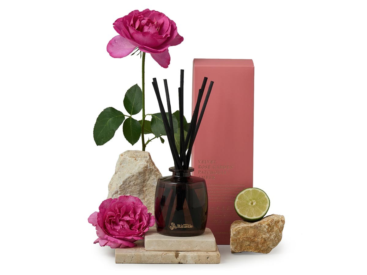 Urban Rituelle APOTHECA
FRAGRANCE DIFFUSER
VELVET ROSE / アーバンリチュエル アポセカ フレグランスディフューザー（ベルベットローズ） （雑貨・その他インテリア家具 > ディフューザー・キャンドル） 1