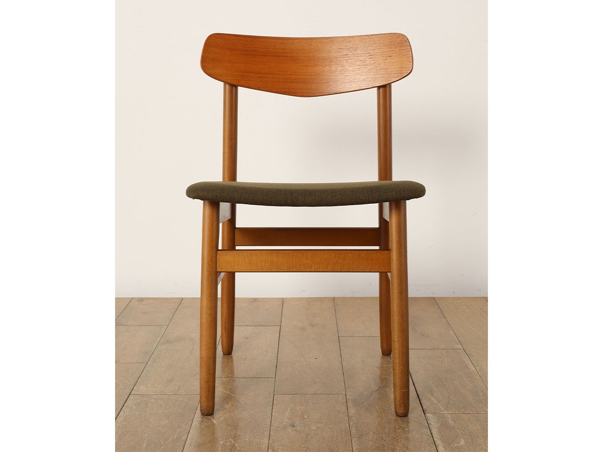 Lloyd's Antiques Real Antique
Dining Chair / ロイズ・アンティークス デンマークアンティーク家具
ダイニングチェア QM008406 （チェア・椅子 > ダイニングチェア） 3