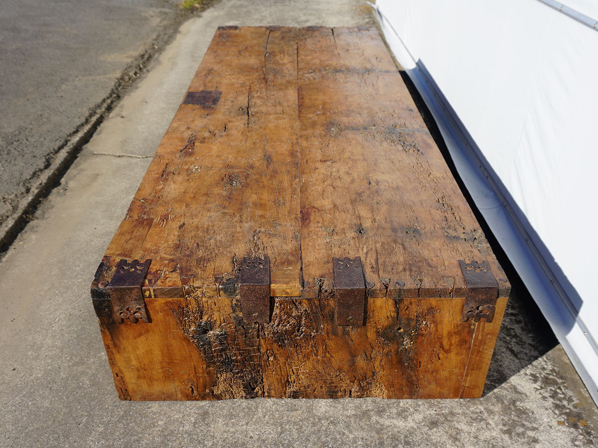RE : Store Fixture UNITED ARROWS LTD. Old Lumber Low Table / リ ストア フィクスチャー ユナイテッドアローズ 古材ローテーブル （テーブル > ローテーブル・リビングテーブル・座卓） 5