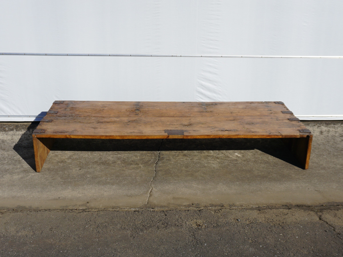 RE : Store Fixture UNITED ARROWS LTD. Old Lumber Low Table / リ