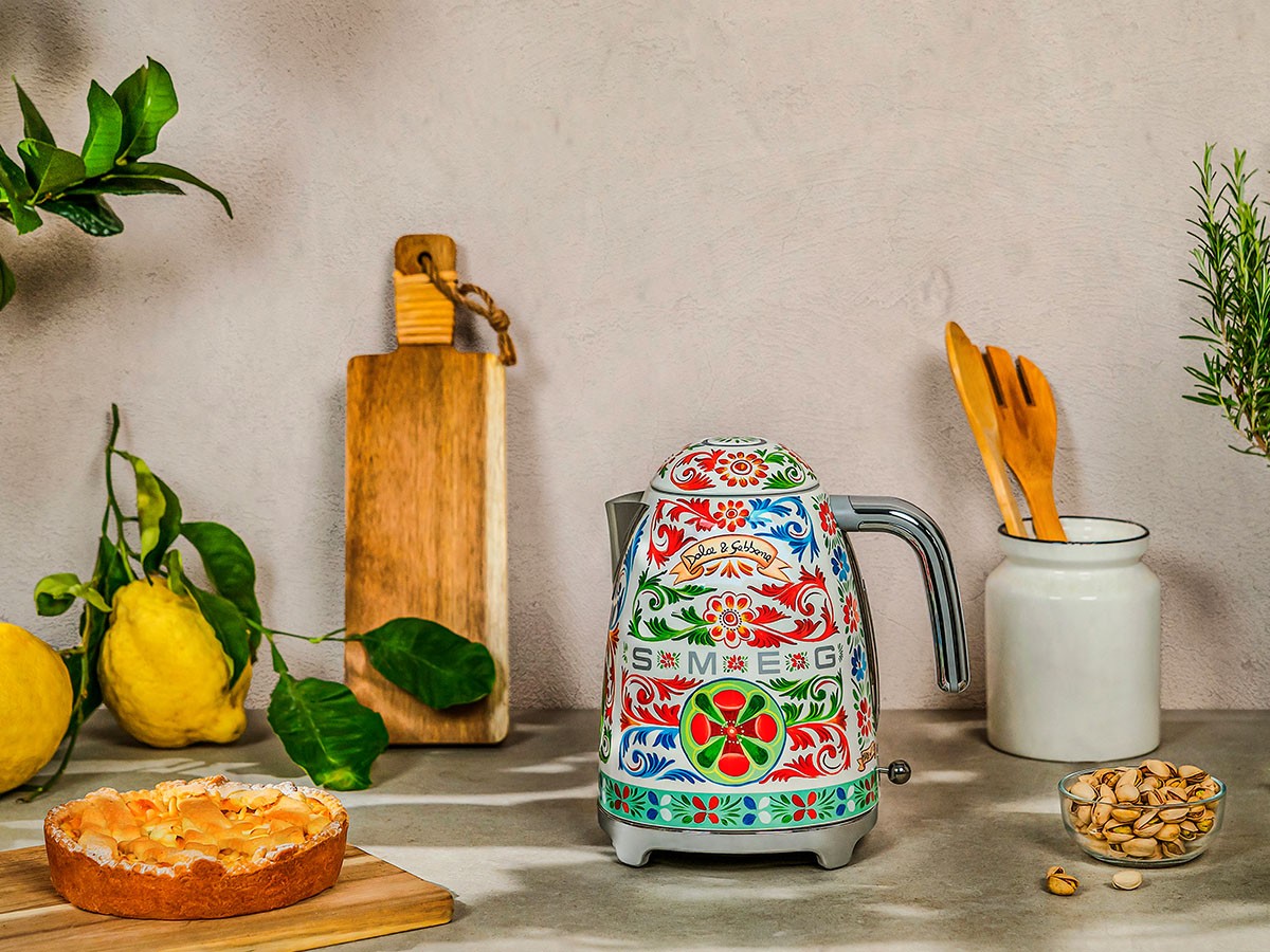 SMEG Sicily is my love
DOLCE&GABBANA Kettle / スメッグ シチリア イズ マイ ラブ
ドルチェ&ガッバーナ ケトル （キッチン家電・キッチン用品 > ケトル） 4