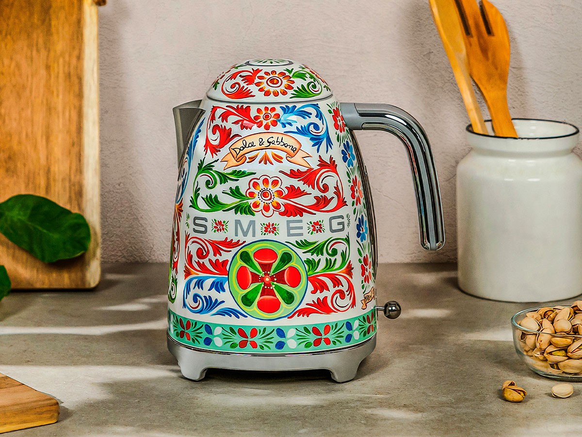 SMEG Sicily is my love
DOLCE&GABBANA Kettle / スメッグ シチリア イズ マイ ラブ
ドルチェ&ガッバーナ ケトル （キッチン家電・キッチン用品 > ケトル） 5