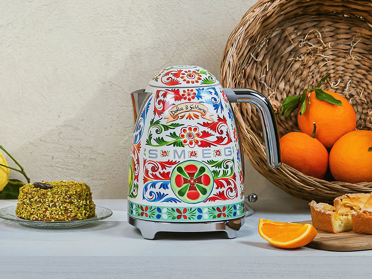 SMEG Sicily is my love
DOLCE&GABBANA Kettle / スメッグ シチリア イズ マイ ラブ
ドルチェ&ガッバーナ ケトル （キッチン家電・キッチン用品 > ケトル） 1