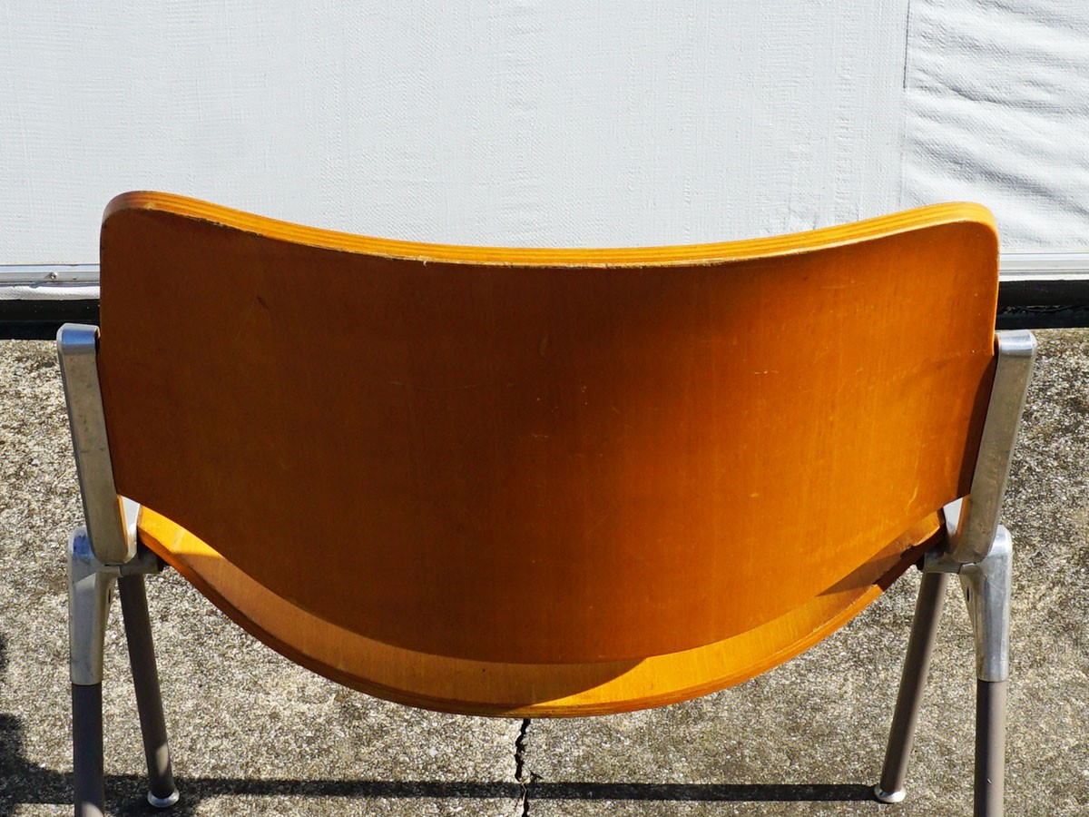 RE : Store Fixture UNITED ARROWS LTD. Castelli DSC 106 B