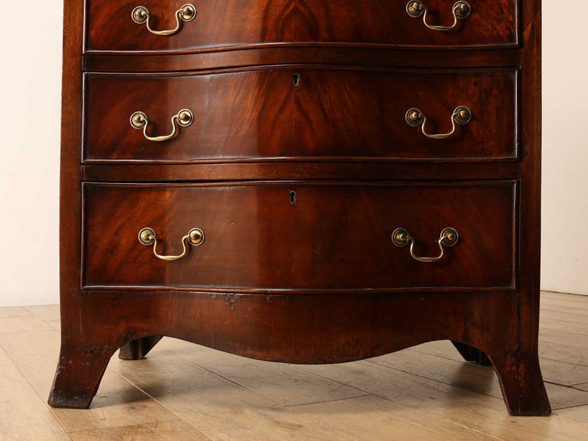 Lloyd's Antiques Real Antique Serpentine Chest Of Drawers / ロイズ 