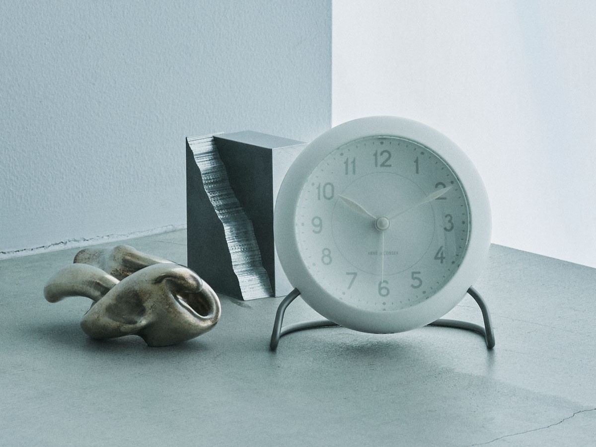 ARNE JACOBSEN
Station Bellevue Table Clock / アルネ・ヤコブセン
ステーション ベルビュー テーブルクロック （時計 > 置時計） 9