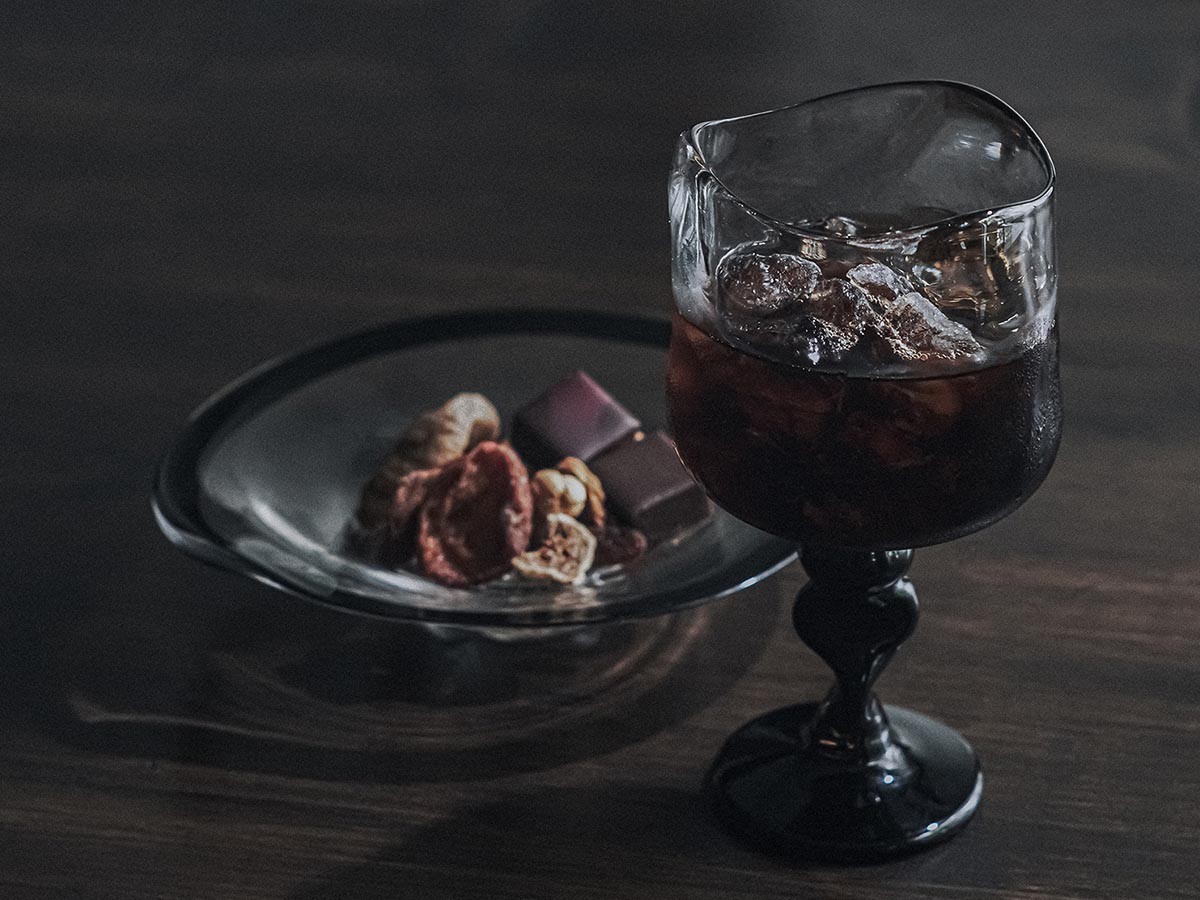 COCHI ENISHI GLASS R
SUKE - KUROURUSHI / コチ 縁 グラス R（透け黒漆） （食器・テーブルウェア > タンブラー・グラス） 2