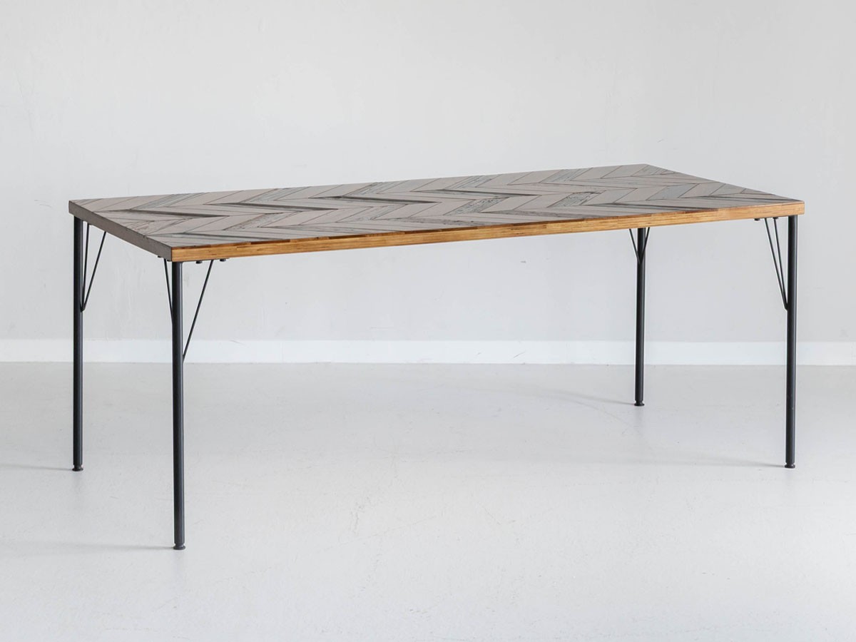 Knot antiques MATERIA DINING TABLE / ノットアンティークス マテリア ダイニングテーブル
ヘリンボーン柄天板 + No.2脚（丸脚） （テーブル > ダイニングテーブル） 18