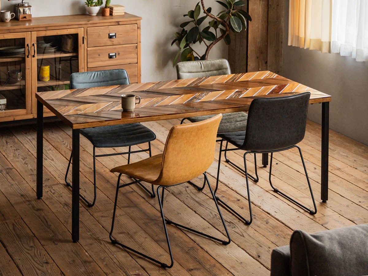 Knot antiques MATERIA DINING TABLE / ノットアンティークス マテリア ダイニングテーブル
ヘリンボーン柄天板 + No.2脚（丸脚） （テーブル > ダイニングテーブル） 11