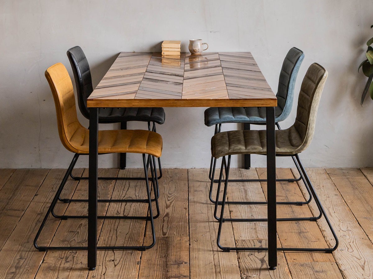 Knot antiques MATERIA DINING TABLE / ノットアンティークス マテリア ダイニングテーブル
ヘリンボーン柄天板 + No.3脚（角脚） （テーブル > ダイニングテーブル） 12