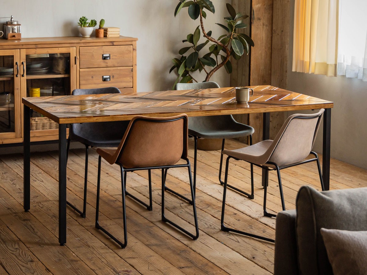 Knot antiques MATERIA DINING TABLE / ノットアンティークス マテリア ダイニングテーブル
ヘリンボーン柄天板 + No.3脚（角脚） （テーブル > ダイニングテーブル） 8