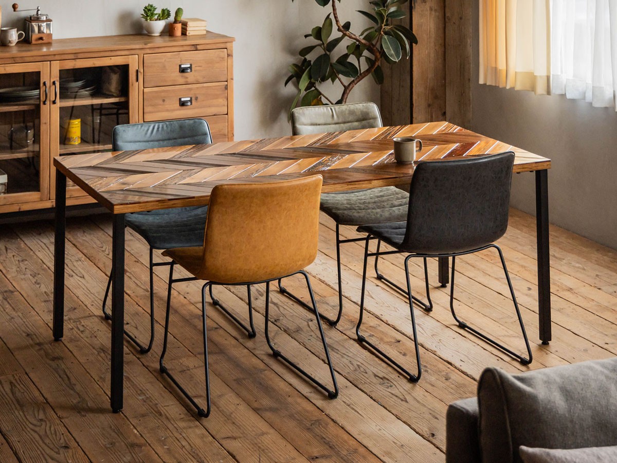 Knot antiques MATERIA DINING TABLE / ノットアンティークス マテリア ダイニングテーブル
ヘリンボーン柄天板 + No.2脚（丸脚） （テーブル > ダイニングテーブル） 12