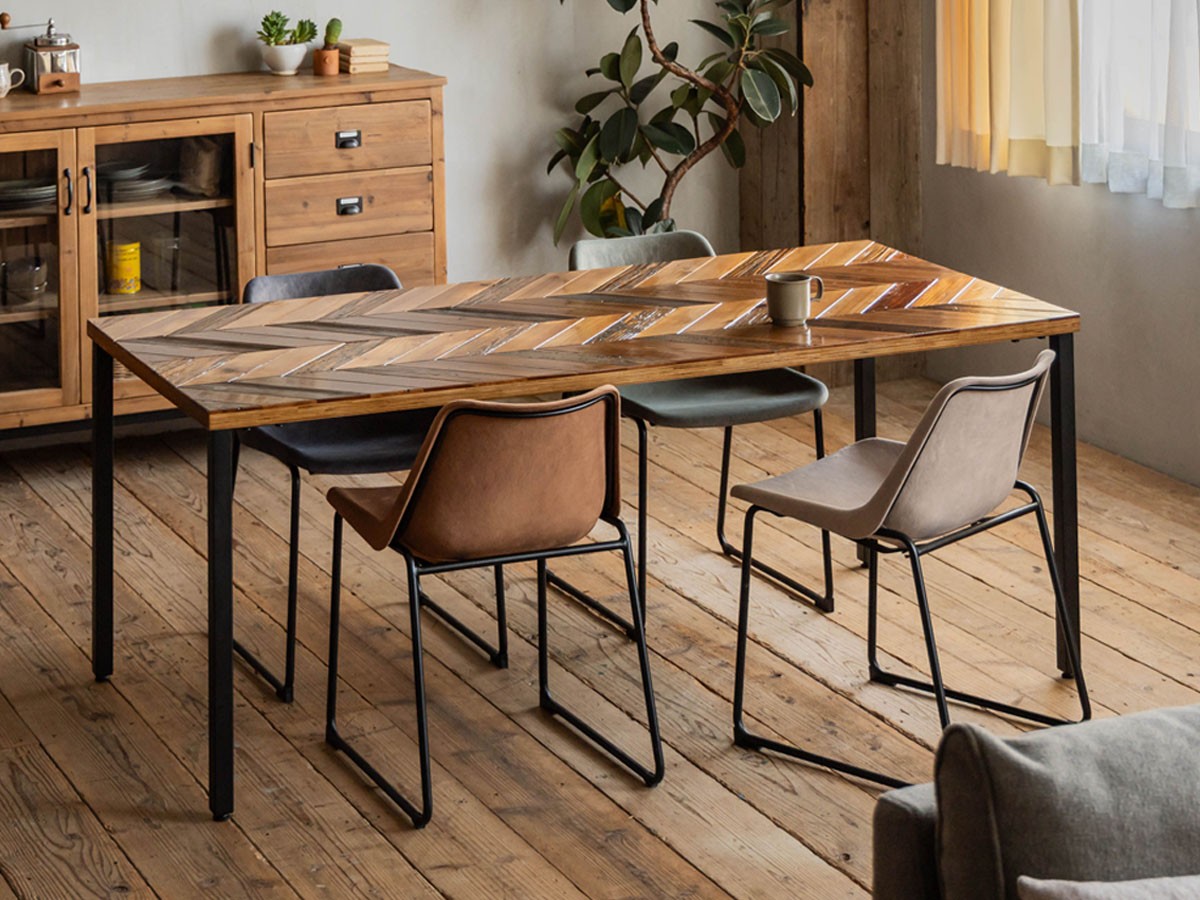 Knot antiques MATERIA DINING TABLE / ノットアンティークス マテリア ダイニングテーブル
ヘリンボーン柄天板 + No.3脚（角脚） （テーブル > ダイニングテーブル） 7