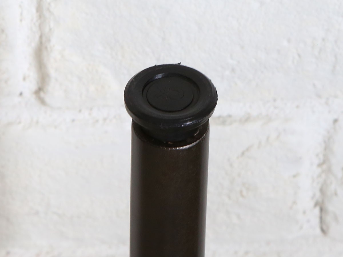 Knot antiques MATERIA DINING TABLE / ノットアンティークス マテリア ダイニングテーブル
ヘリンボーン柄天板 + No.2脚（丸脚） （テーブル > ダイニングテーブル） 40