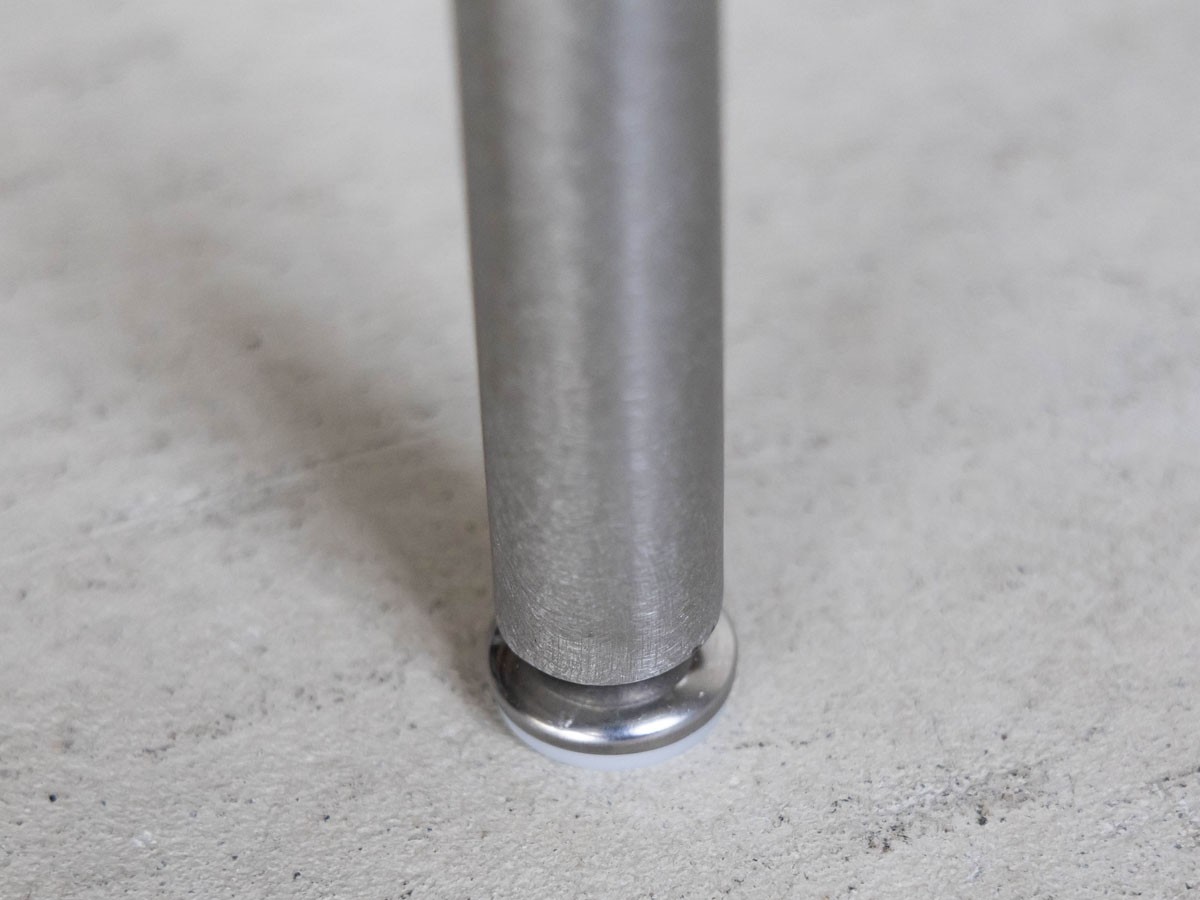 Knot antiques MATERIA DINING TABLE / ノットアンティークス マテリア ダイニングテーブル
ヘリンボーン柄天板 + No.2脚（丸脚） （テーブル > ダイニングテーブル） 41