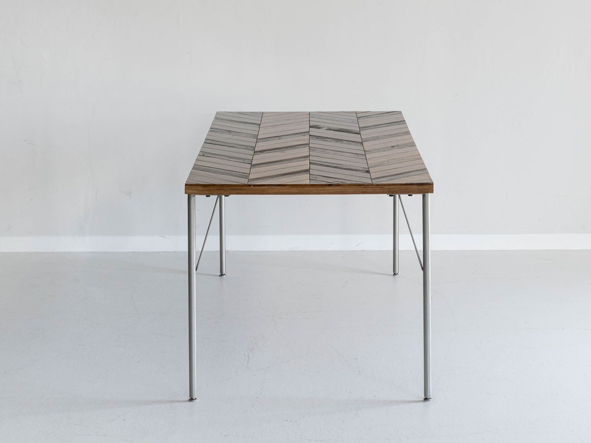 Knot antiques MATERIA DINING TABLE / ノットアンティークス マテリア ダイニングテーブル
ヘリンボーン柄天板 + No.2脚（丸脚） （テーブル > ダイニングテーブル） 23