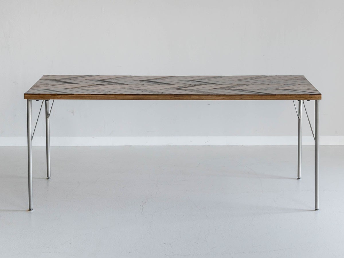 Knot antiques MATERIA DINING TABLE / ノットアンティークス マテリア ダイニングテーブル
ヘリンボーン柄天板 + No.2脚（丸脚） （テーブル > ダイニングテーブル） 22