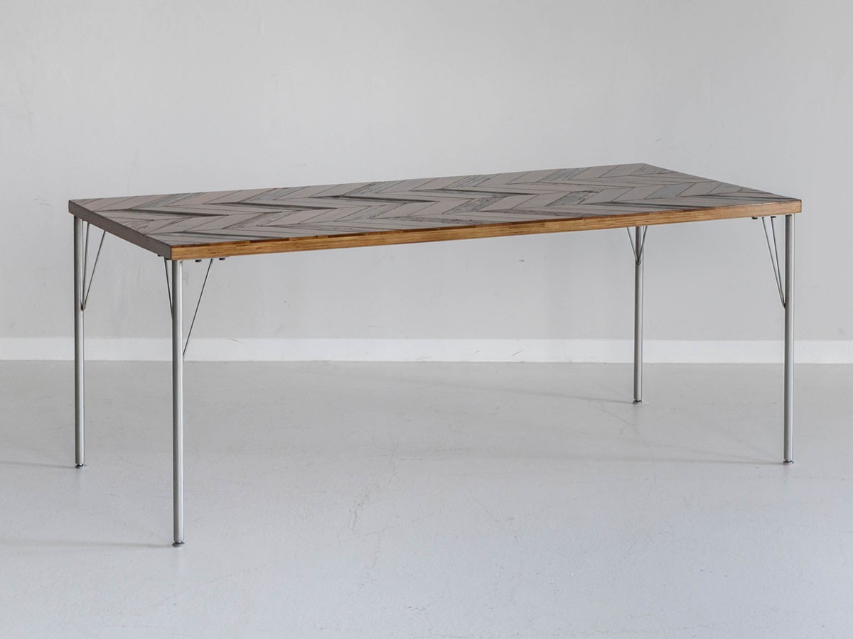 Knot antiques MATERIA DINING TABLE / ノットアンティークス マテリア ダイニングテーブル
ヘリンボーン柄天板 + No.2脚（丸脚） （テーブル > ダイニングテーブル） 21