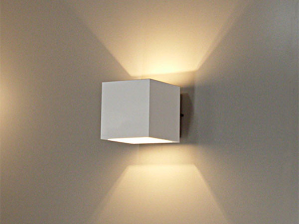 CUBE-LED / キューブ-LED ブラケット - インテリア・家具通販【FLYMEe】