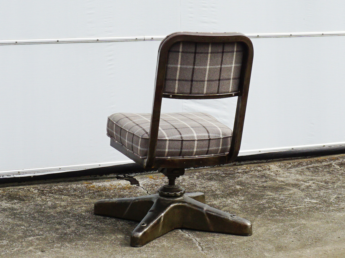 RE : Store Fixture UNITED ARROWS LTD. Gray Checkered Work Chair ...