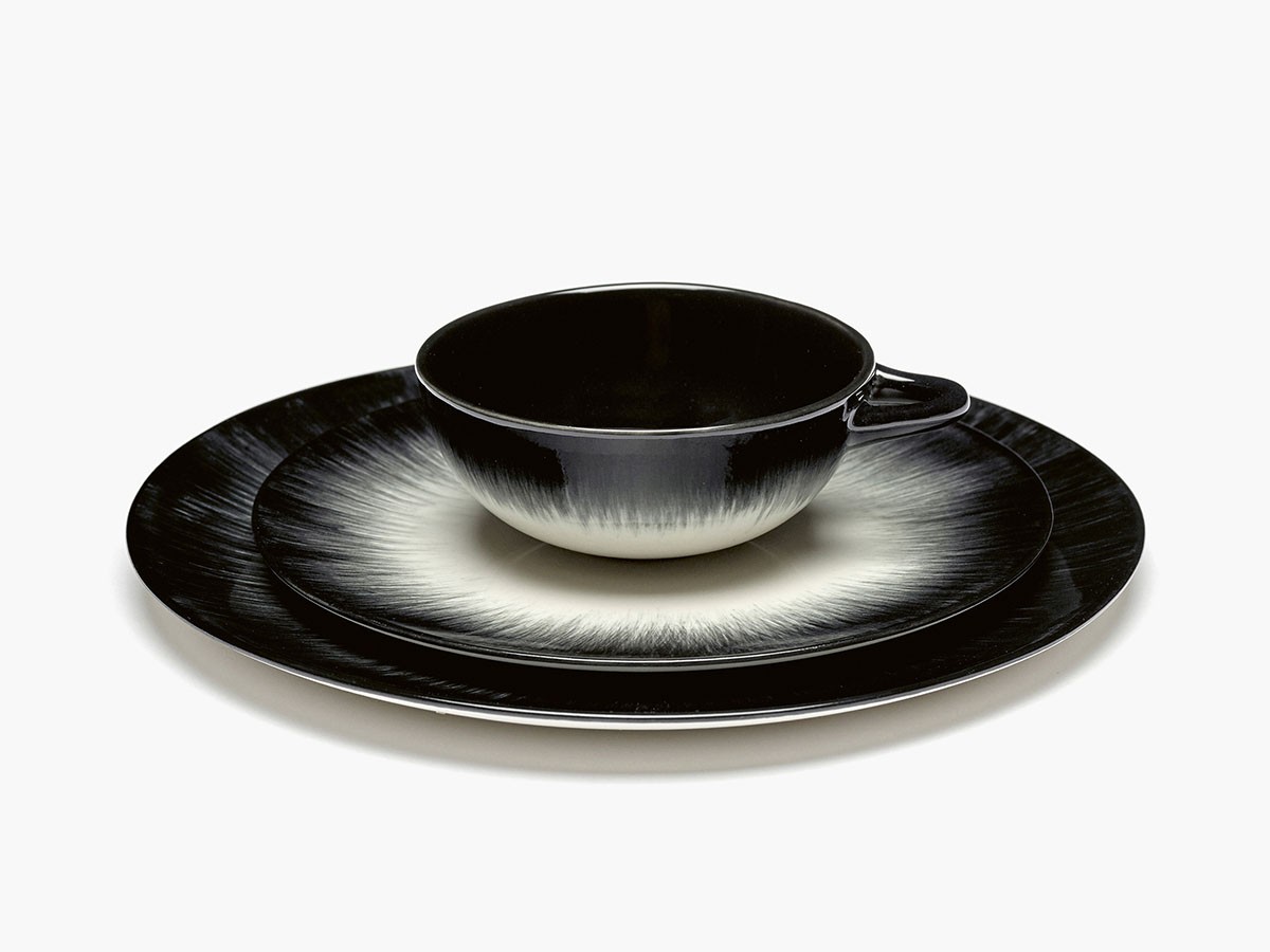DE by ANN DEMEULEMEESTER
Plate 28cm White/Black Variation 5 / デー バイ アン・ドゥムルメステール
プレート 28cm ホワイト/ブラック バリエーション 5 （食器・テーブルウェア > 皿・プレート） 3