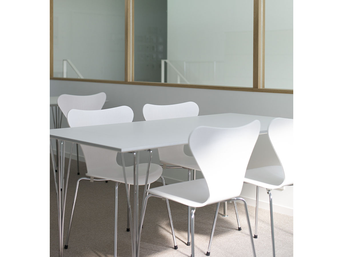 FRITZ HANSEN TABLE SERIES
RECTANGULAR / フリッツ・ハンセン テーブルシリーズ
長方形テーブル スパンレッグ B637 / B638 （テーブル > ダイニングテーブル） 2