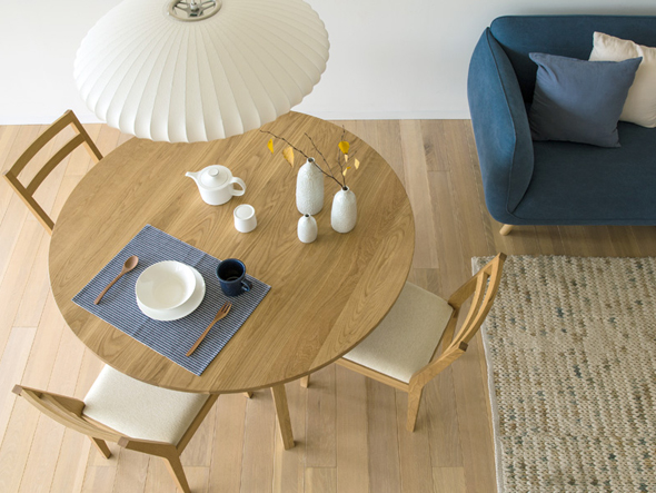 ROUND DINING TABLE 3