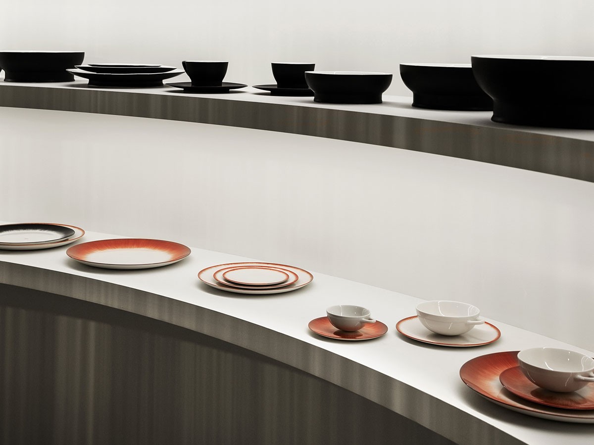 DE by ANN DEMEULEMEESTER
Plate 14cm White/Red Variation 2 / デー バイ アン・ドゥムルメステール
プレート 14cm ホワイト/レッド バリエーション 2 （食器・テーブルウェア > 皿・プレート） 3
