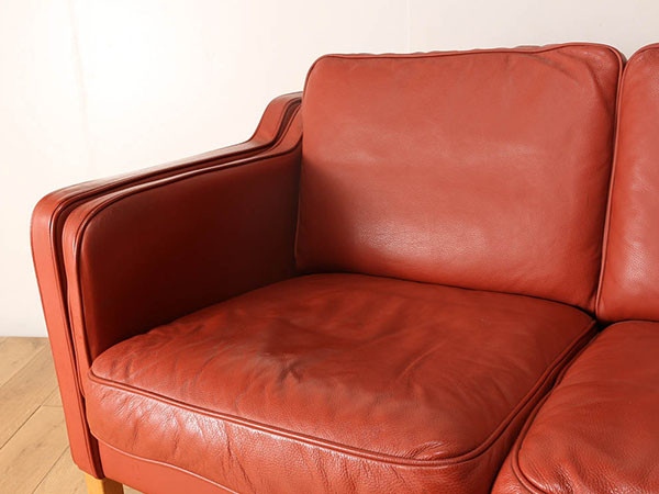 Lloyd's Antiques Real Antique
Leather 2 Seater Sofa / ロイズ・アンティークス デンマークアンティーク家具
レザー 2シーターソファ （ソファ > 二人掛けソファ） 7