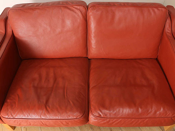 Lloyd's Antiques Real Antique
Leather 2 Seater Sofa / ロイズ・アンティークス デンマークアンティーク家具
レザー 2シーターソファ （ソファ > 二人掛けソファ） 8