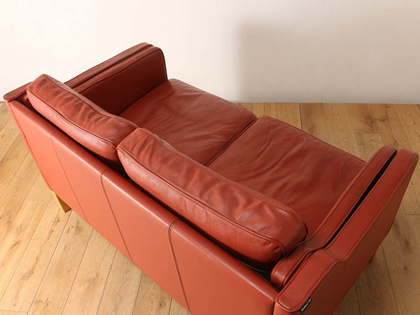 Lloyd's Antiques Real Antique
Leather 2 Seater Sofa / ロイズ・アンティークス デンマークアンティーク家具
レザー 2シーターソファ （ソファ > 二人掛けソファ） 6