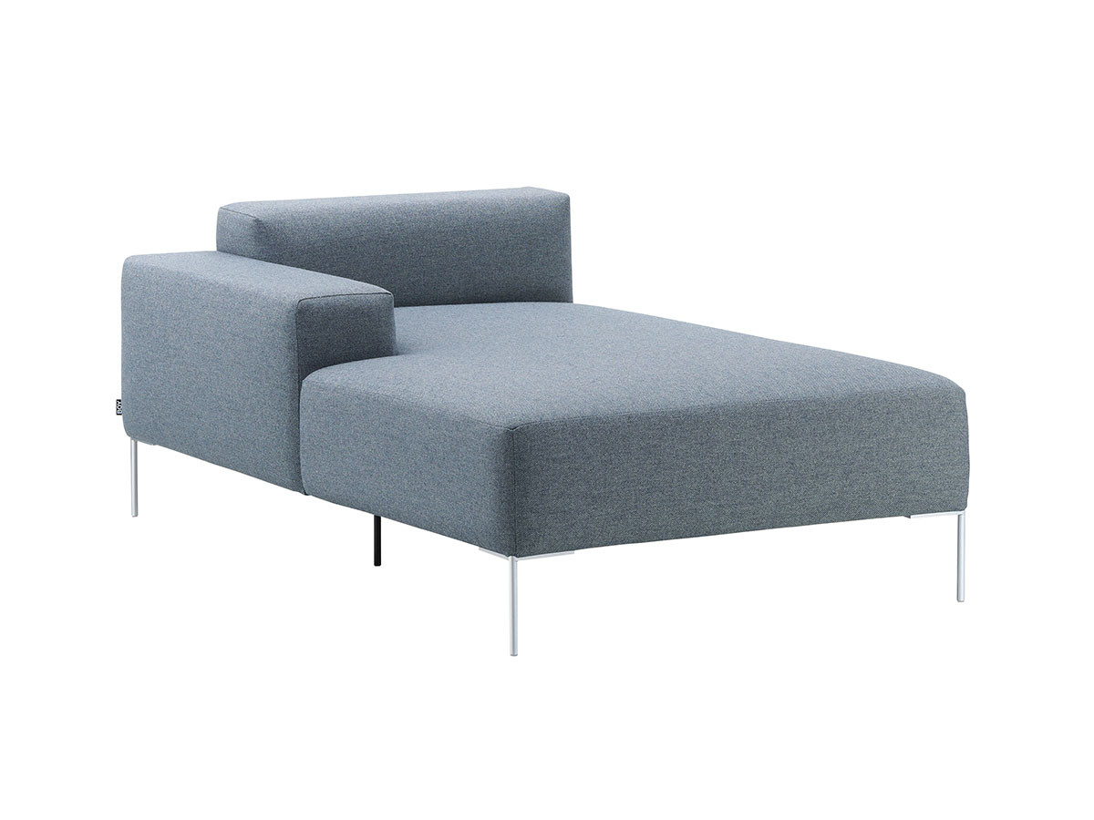 B504 COUCH 1