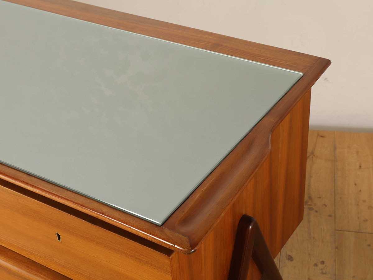 Lloyd's Antiques Real Antique
Italian Glass Top Sideboard / ロイズ・アンティークス イタリアアンティーク家具
イタリアン グラストップ サイドボード （収納家具 > サイドボード・リビングボード） 7