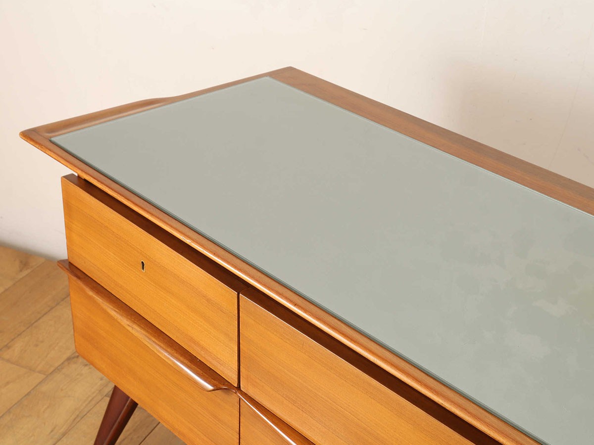 Lloyd's Antiques Real Antique
Italian Glass Top Sideboard / ロイズ・アンティークス イタリアアンティーク家具
イタリアン グラストップ サイドボード （収納家具 > サイドボード・リビングボード） 5